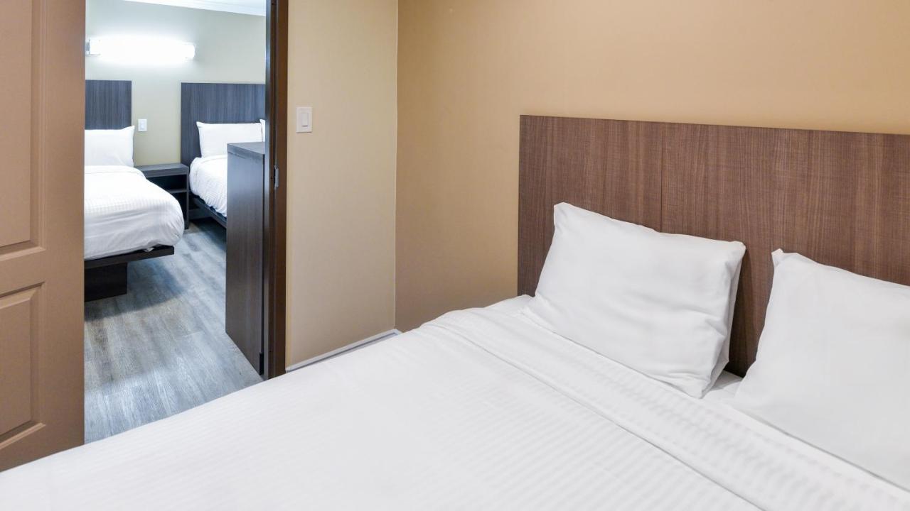 Two-Bedroom Suite at Sea Rock Inn - Long Beach
