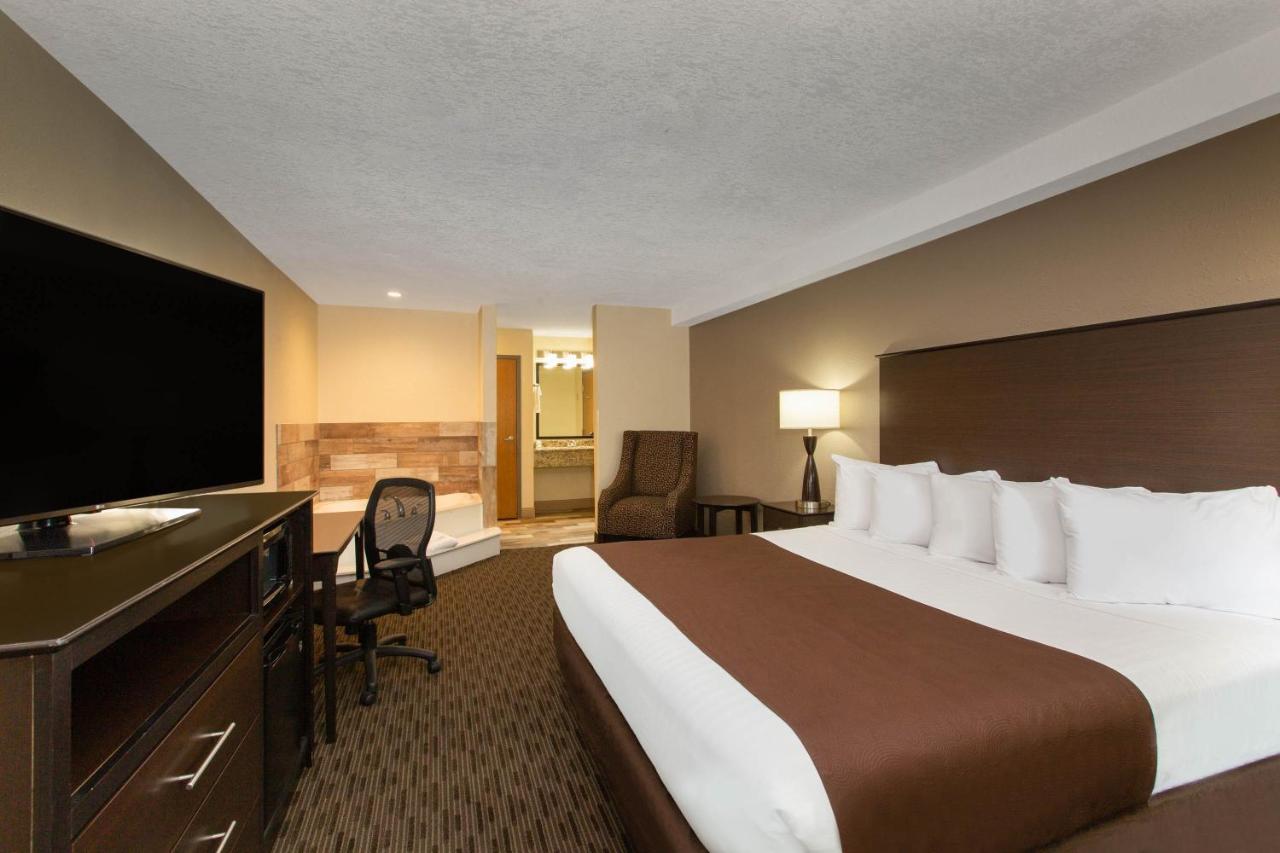 Superior King Suite - Non-Smoking at AmericInn by Wyndham Apple Valley