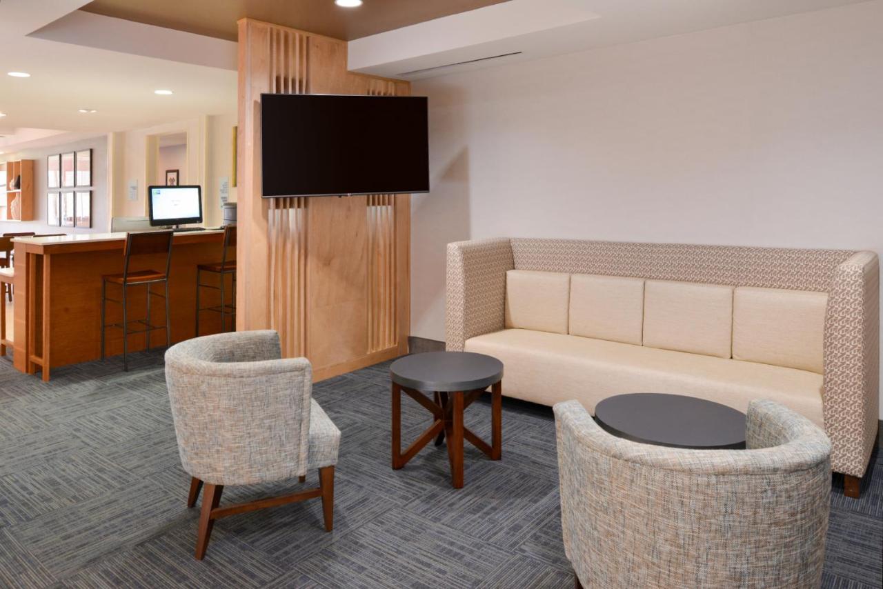| Holiday Inn Express Mineral Wells, an IHG Hotel