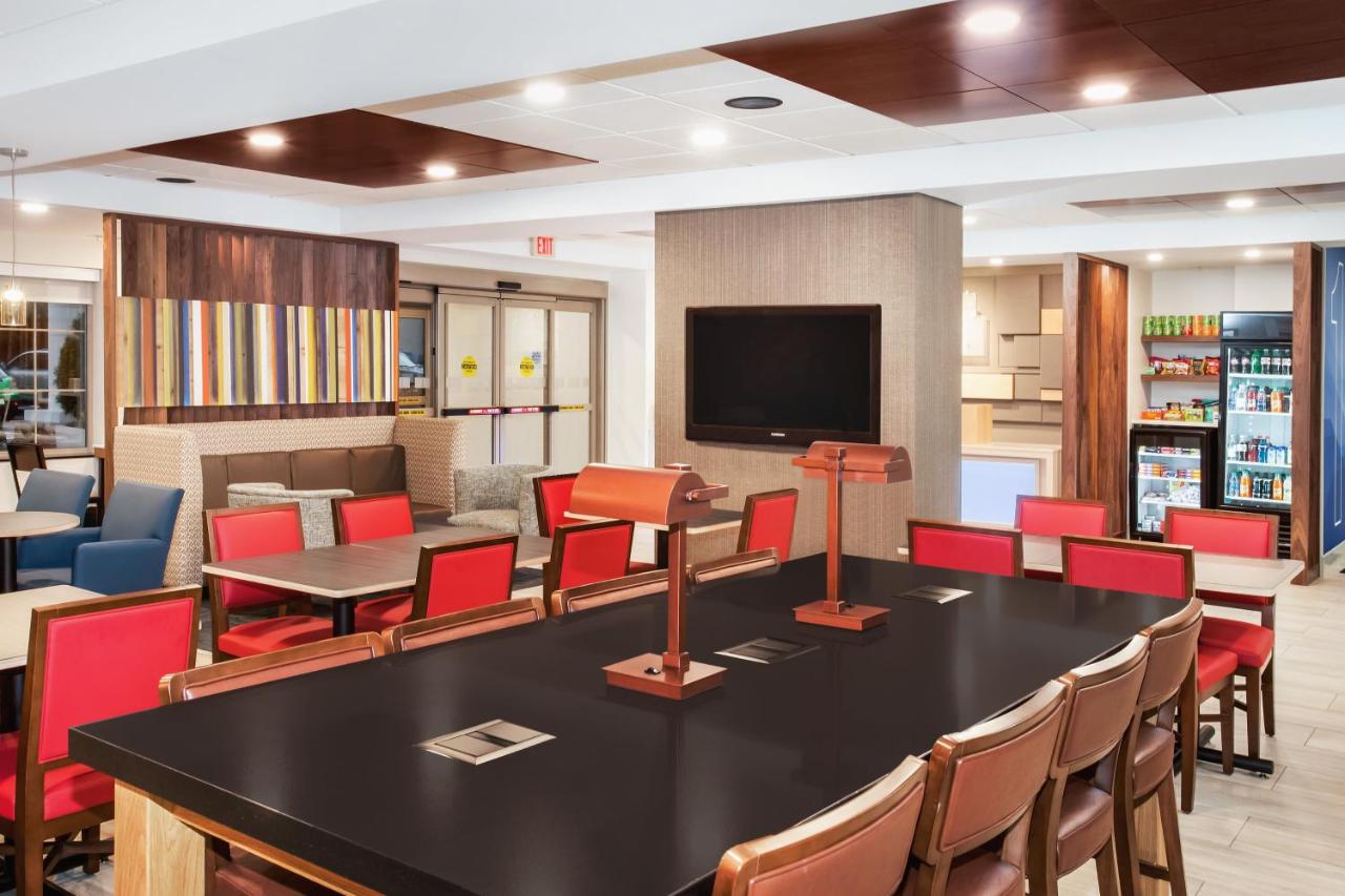 | Holiday Inn Express Haskell-Wayne Area, an IHG Hotel