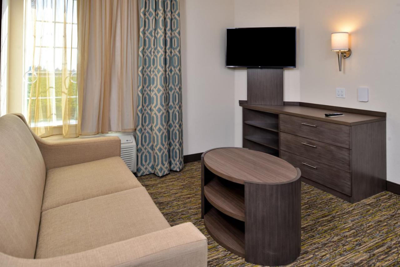 One-Bedroom King Suite - Non-Smoking at Candlewood Suites Lodi by IHG