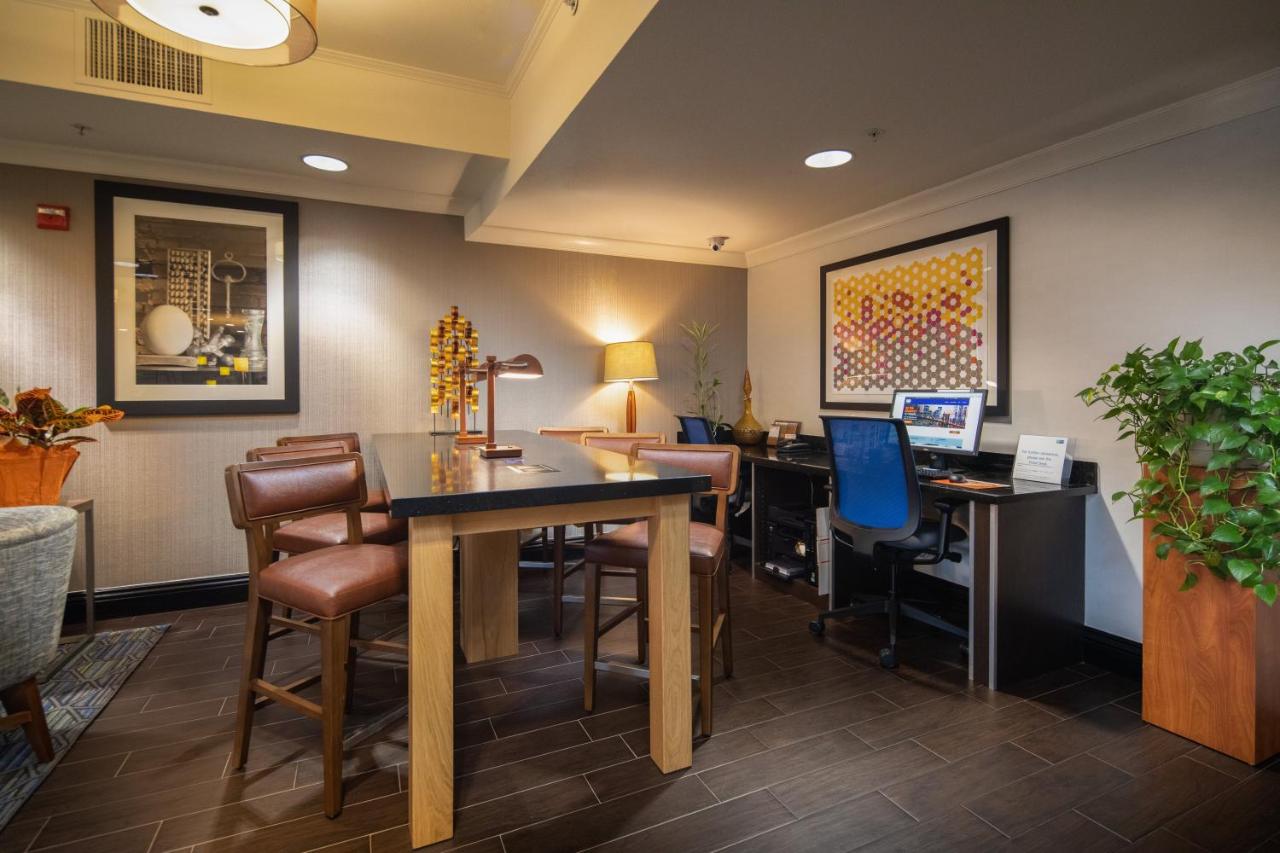 | Holiday Inn Express Castro Valley, an IHG Hotel