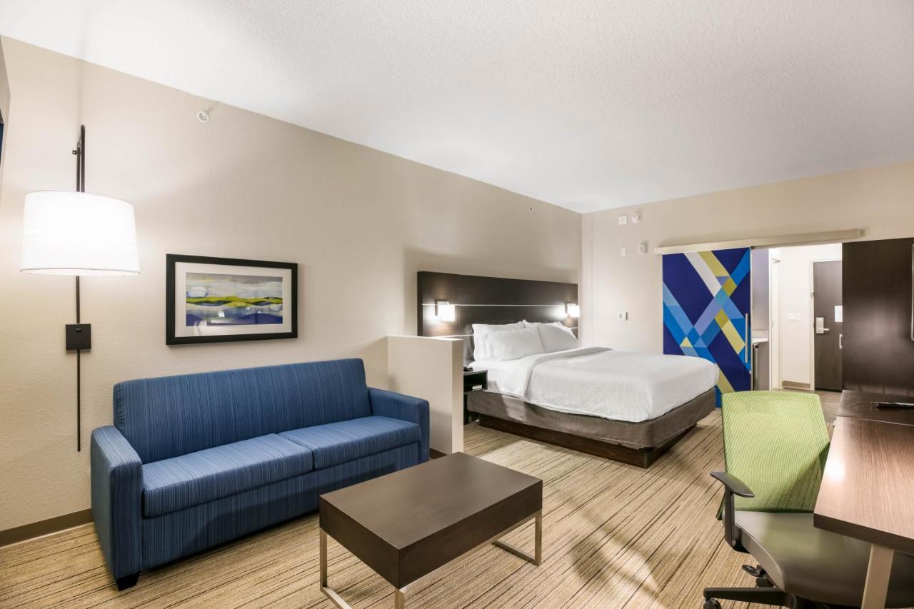 Double Suite - Mobility Access Tub/Non-Smoking at Holiday Inn Express & Suites Jacksonville - Town Center by IHG