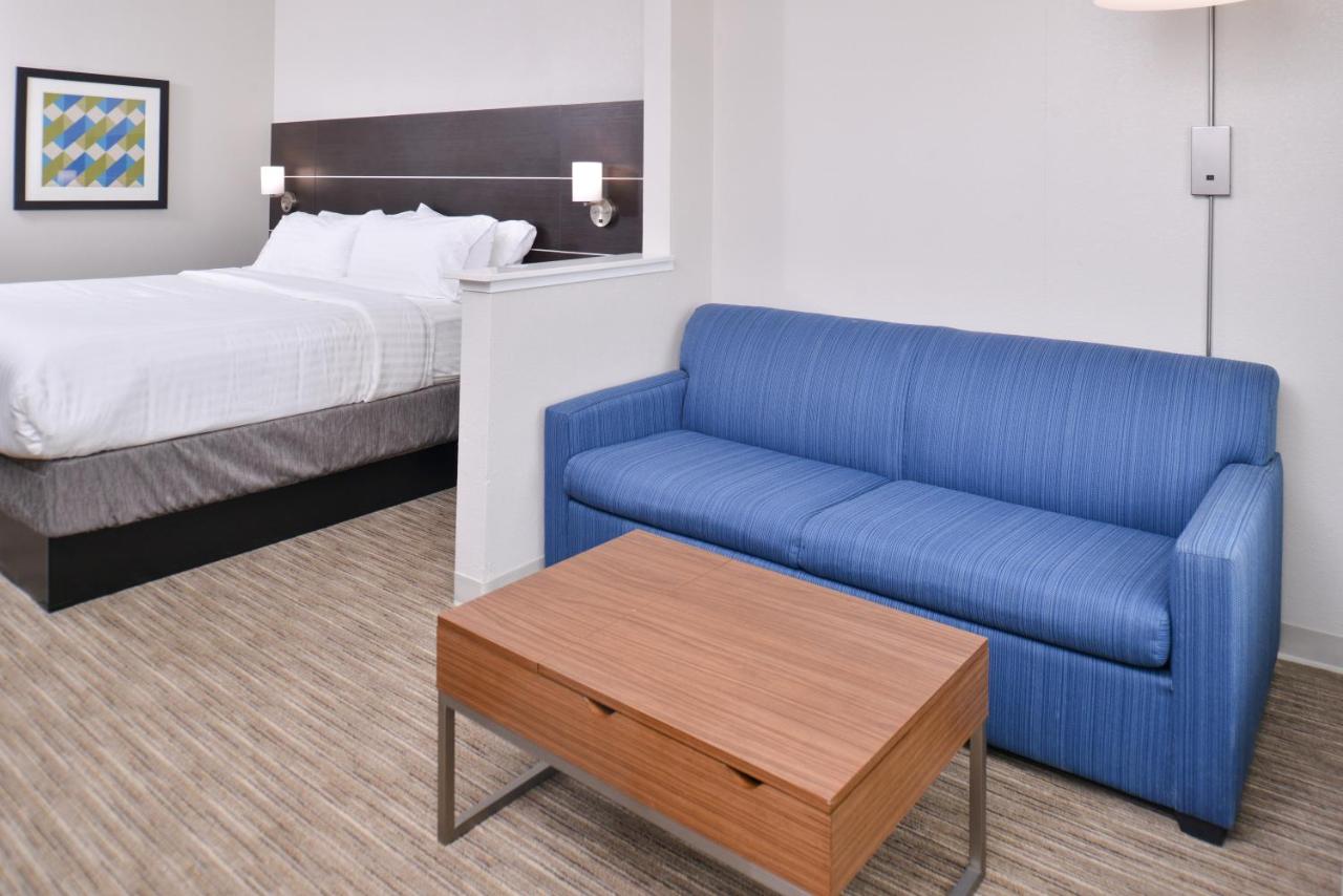 King Room - Hearing Accessible - Roll-in Shower at Holiday Inn Express & Suites Corpus Christi - N Padre Island by IHG