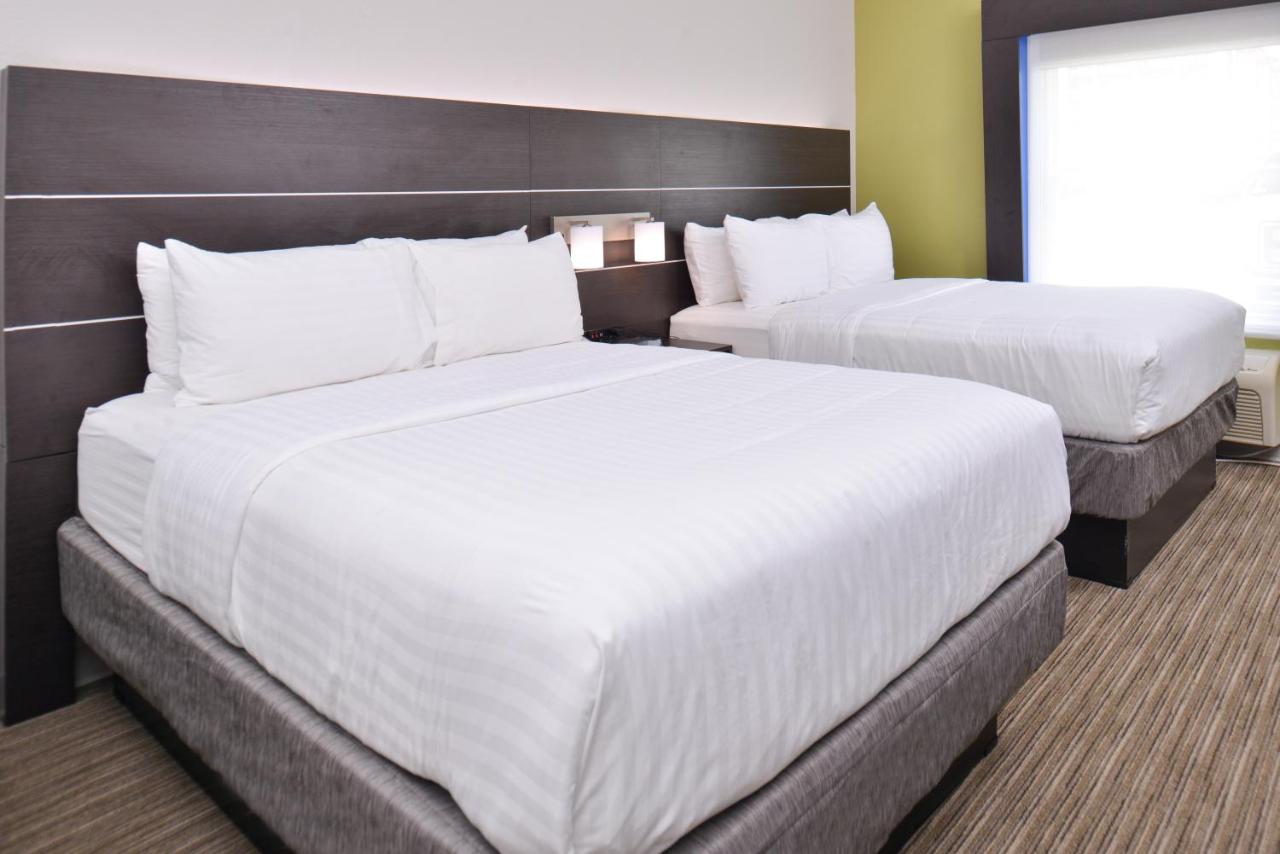 Suite at Holiday Inn Express & Suites Corpus Christi - N Padre Island by IHG