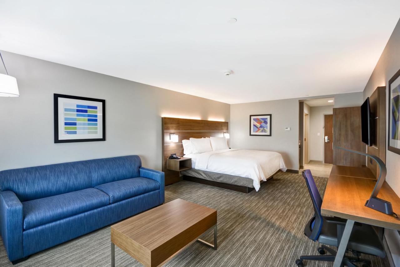 King Suite with Accessible Roll-In Shower - Non-Smoking at Holiday Inn Express & Suites Houston NASA - Boardwalk Area by IHG