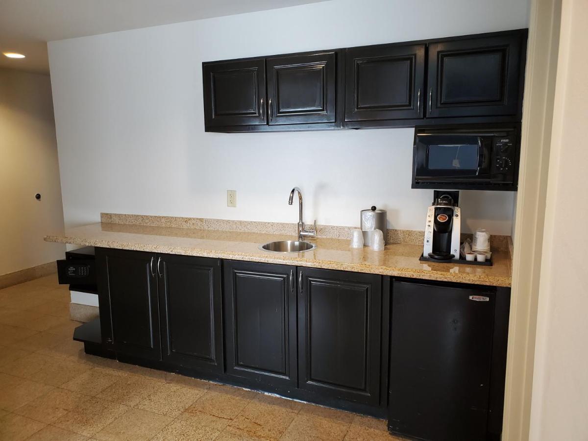 | Holiday Inn Express & Suites, International Drive, an IHG Hotel