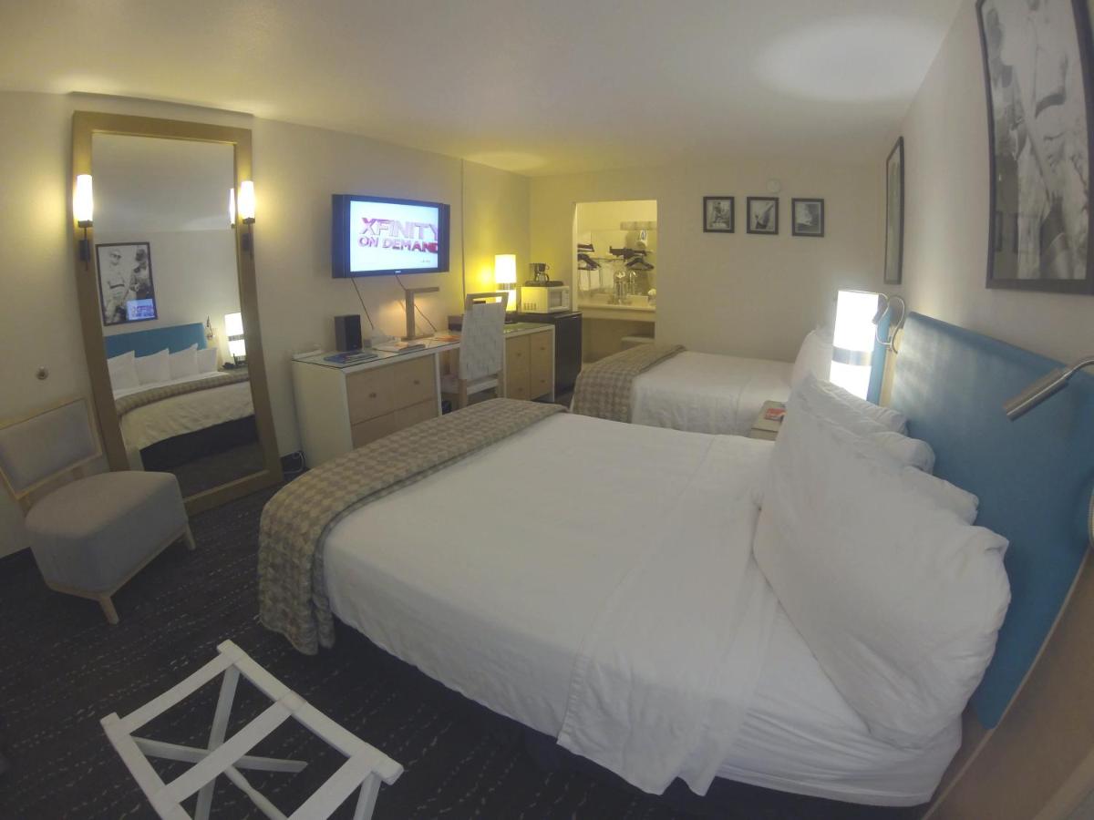 Deluxe Queen Room with Two Queen Beds at Floridian Hotel