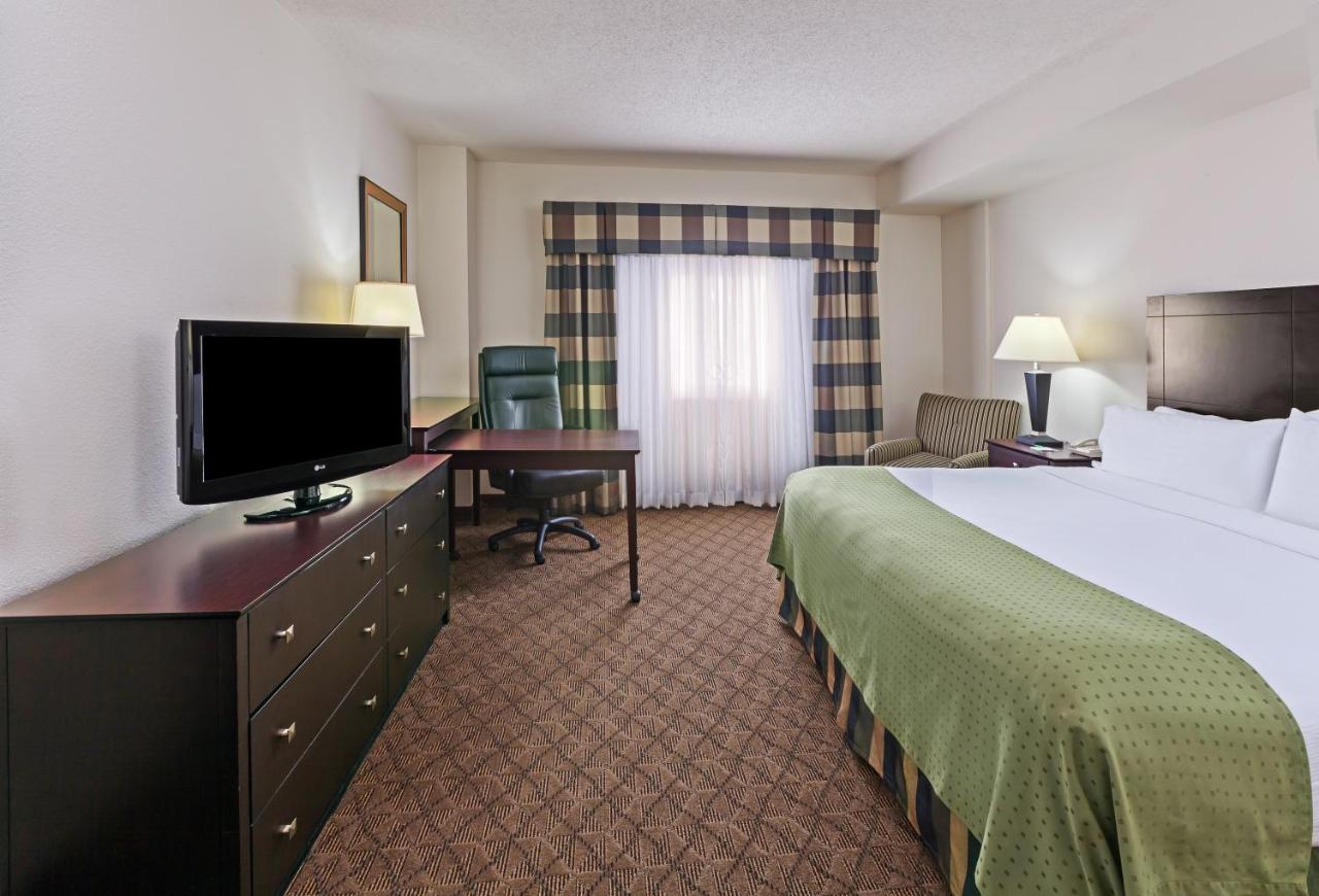 King Room at Holiday Inn Springdale/Fayetteville Area, an IHG Hotel