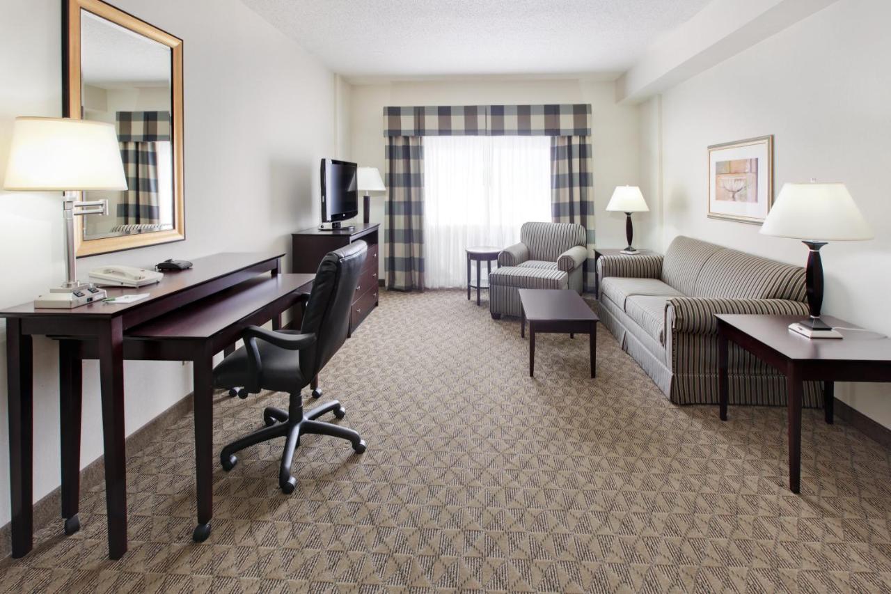 Executive King Room at Holiday Inn Springdale/Fayetteville Area, an IHG Hotel