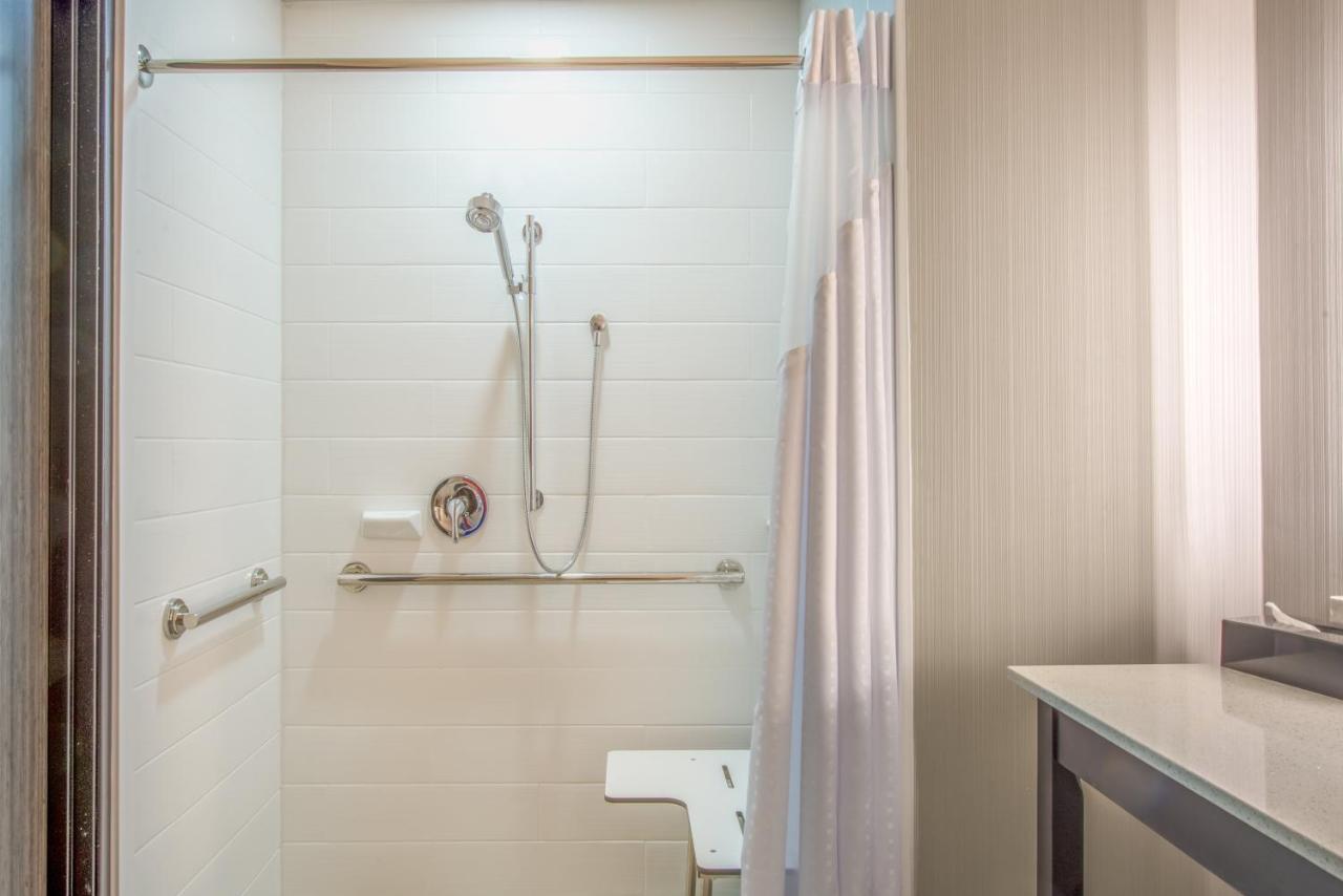  | Holiday Inn Express & Suites Shawnee-Kansas City West, an IHG Hotel