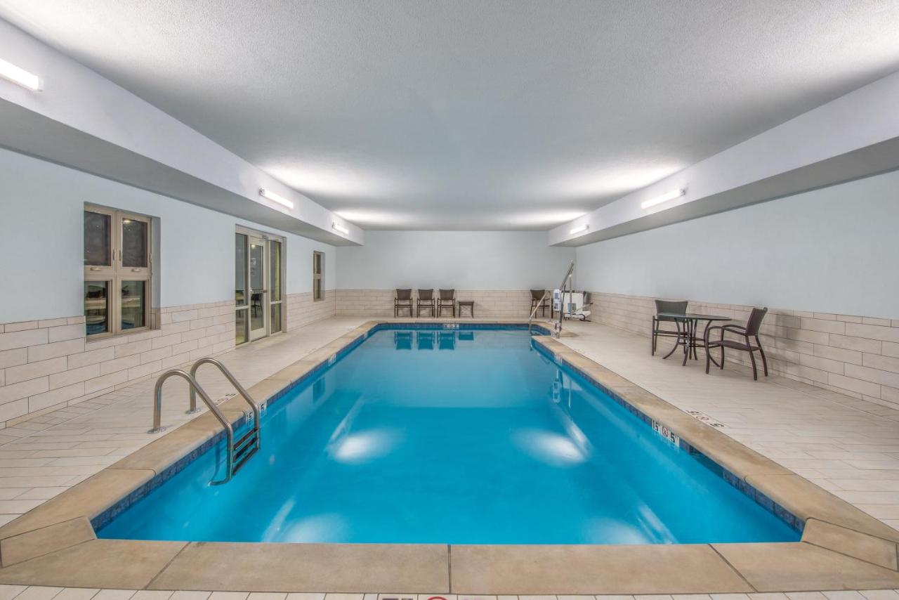  | Holiday Inn Express & Suites Shawnee-Kansas City West, an IHG Hotel