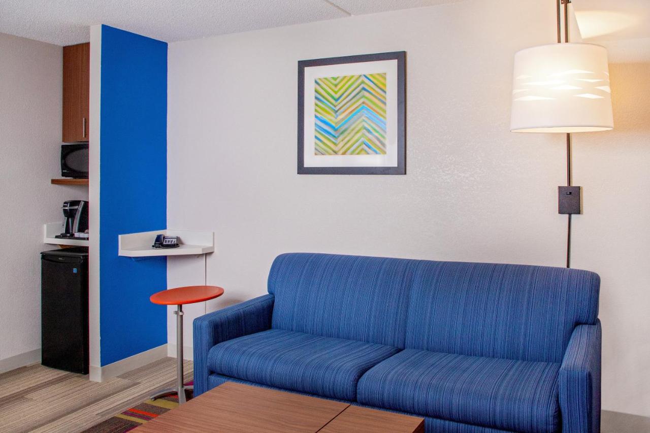 King Suite - Hearing Accessible, Sofa Bed, Mini Fridge, Microwave at Holiday Inn Express Chesapeake - Norfolk by IHG