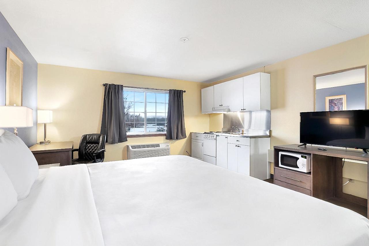 King Studio - Non-Smoking at Days Inn by Wyndham Ellensburg