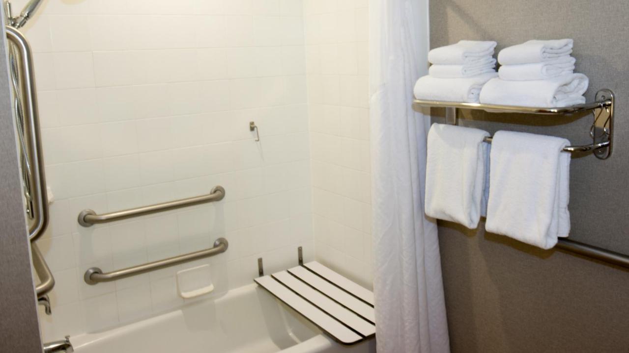 | Holiday Inn Express & Suites Cheney, an IHG Hotel