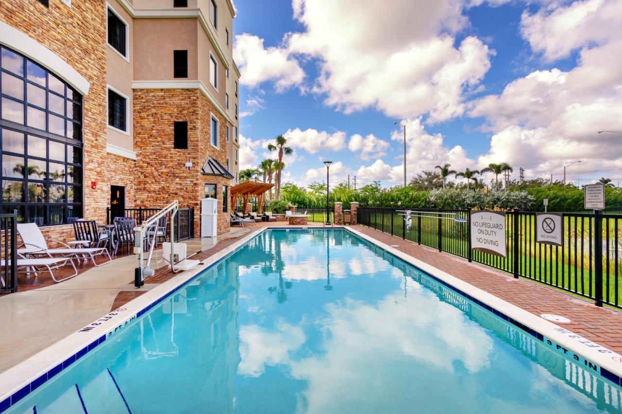 | Staybridge Suites - Fort Lauderdale Airport - West, an IHG Hotel