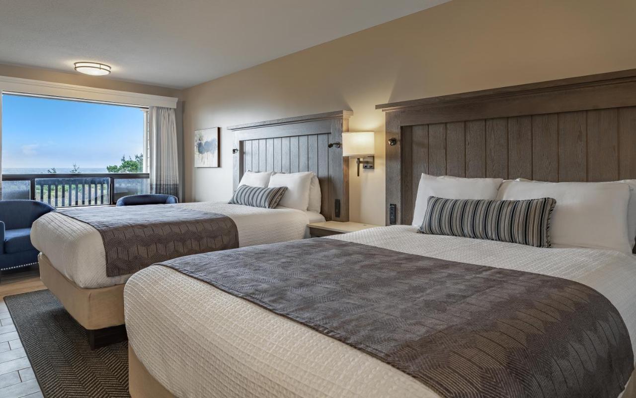 Quadruple Room with Balcony at Gold Beach Inn