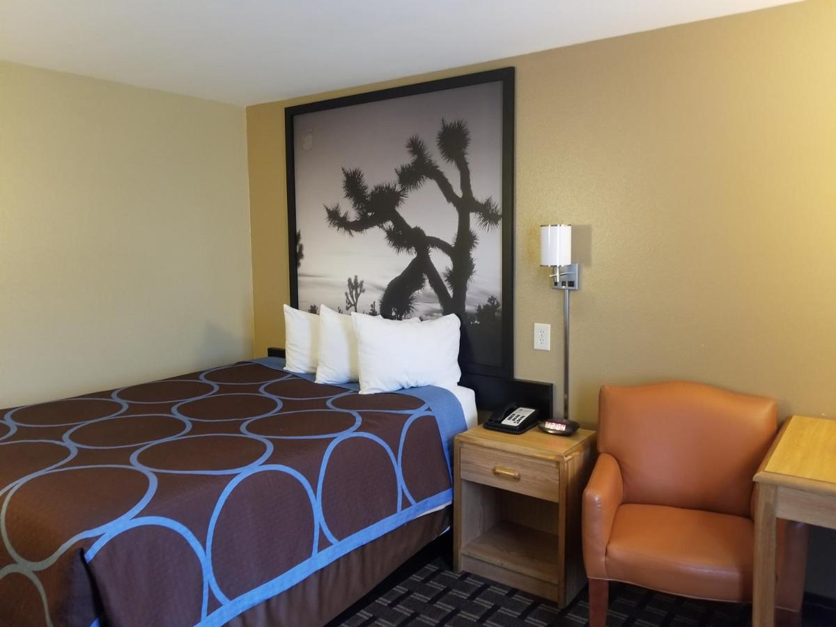 | Super 8 by Wyndham Carson City