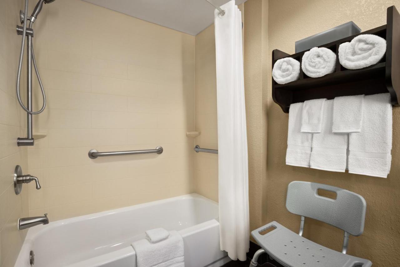 King Room - Mobility Access/Non-Smoking at La Quinta Inn & Suites by Wyndham Richmond-Midlothian