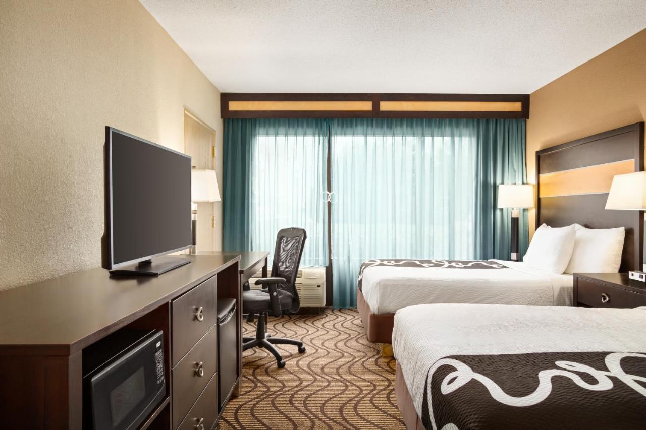 Deluxe Double Room with Two Double Beds at La Quinta Inn & Suites by Wyndham Richmond-Midlothian