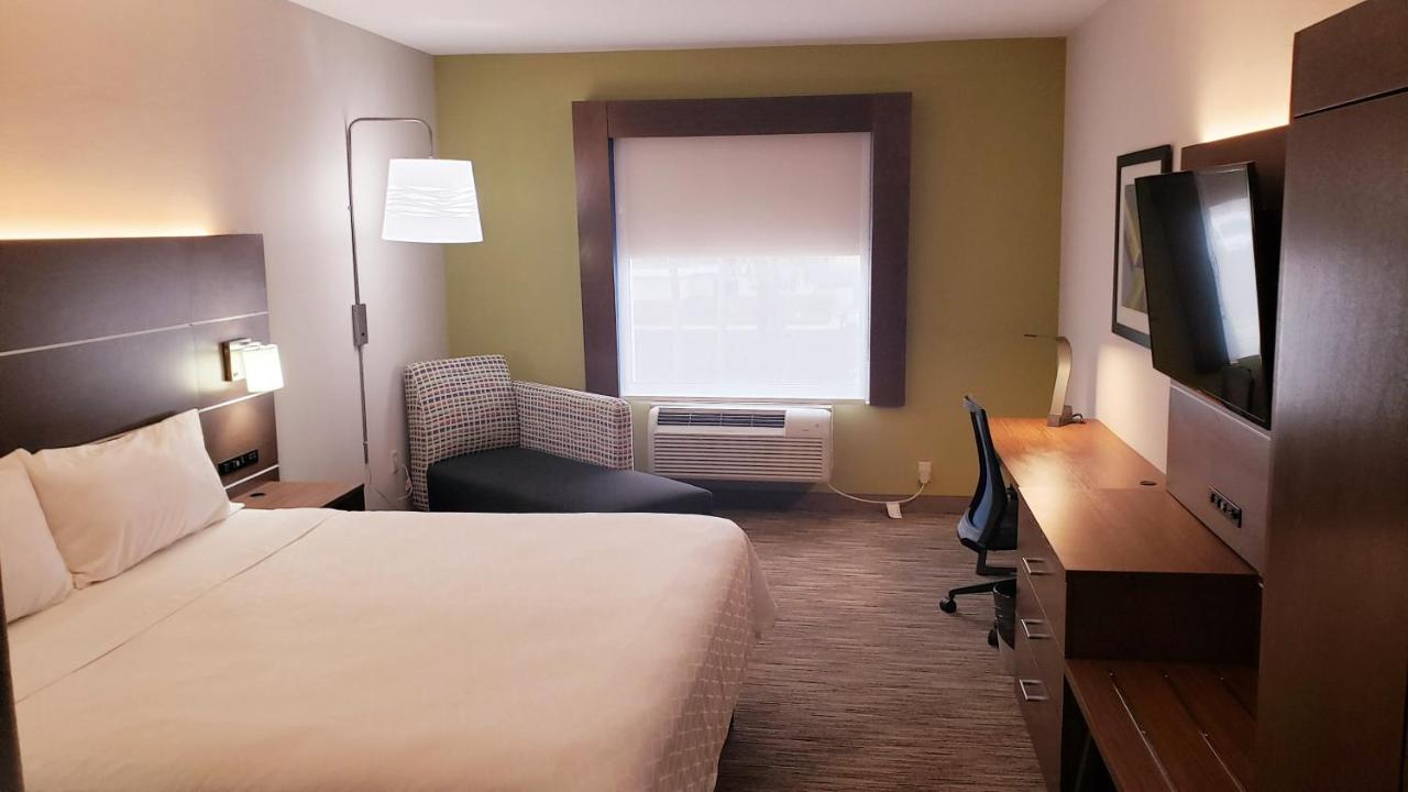 King Room - Non-Smoking at Holiday Inn Express Hotel & Suites Weslaco by IHG