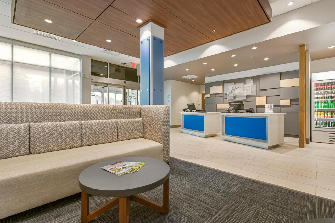  | Holiday Inn Express & Suites Carrollton West, an IHG Hotel