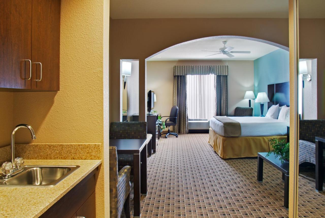  | Holiday Inn Express & Suites Energy Corridor West Oaks