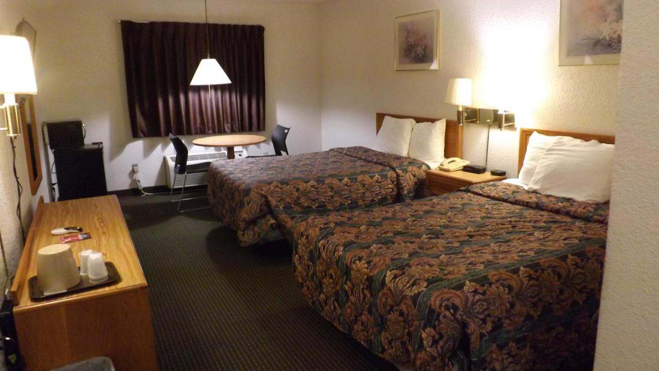 Double Room - Non-Smoking at KCI Lodge