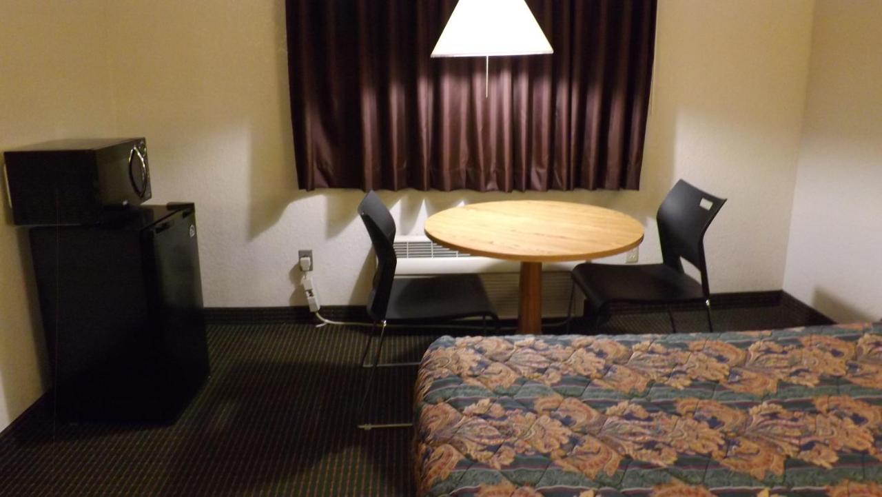 Double Room - Non-Smoking at KCI Lodge