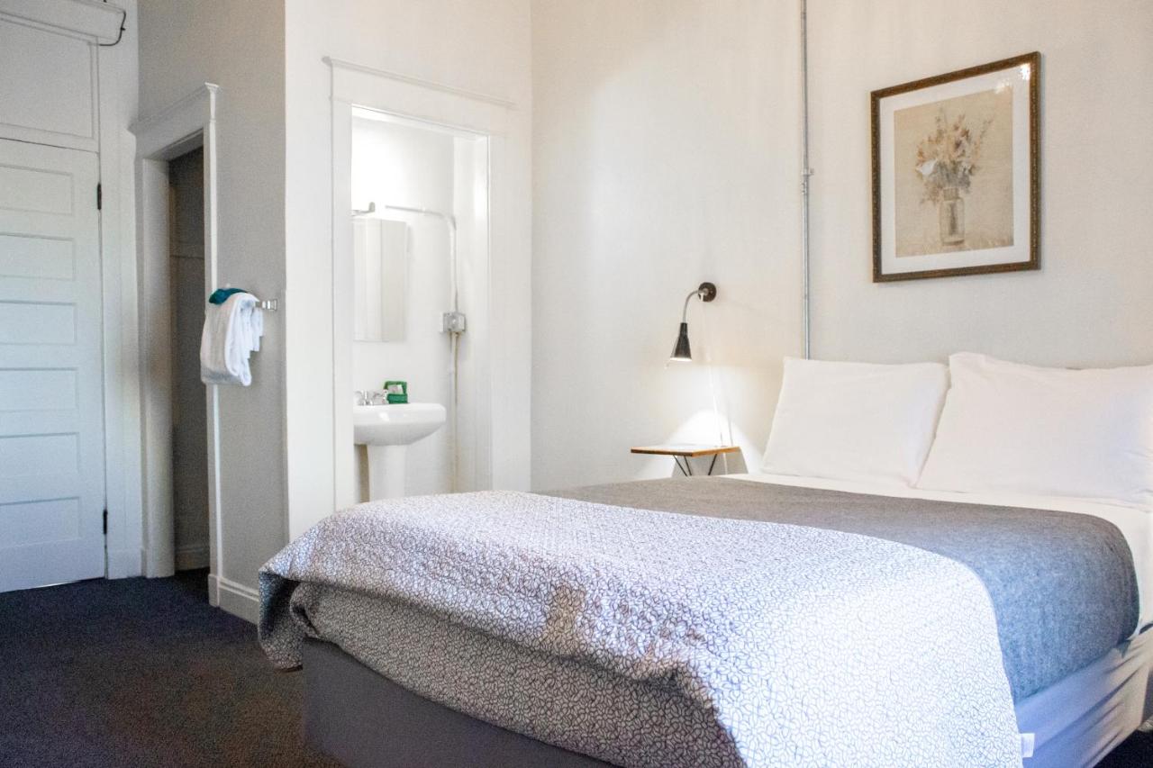 | 11th Avenue Hostel