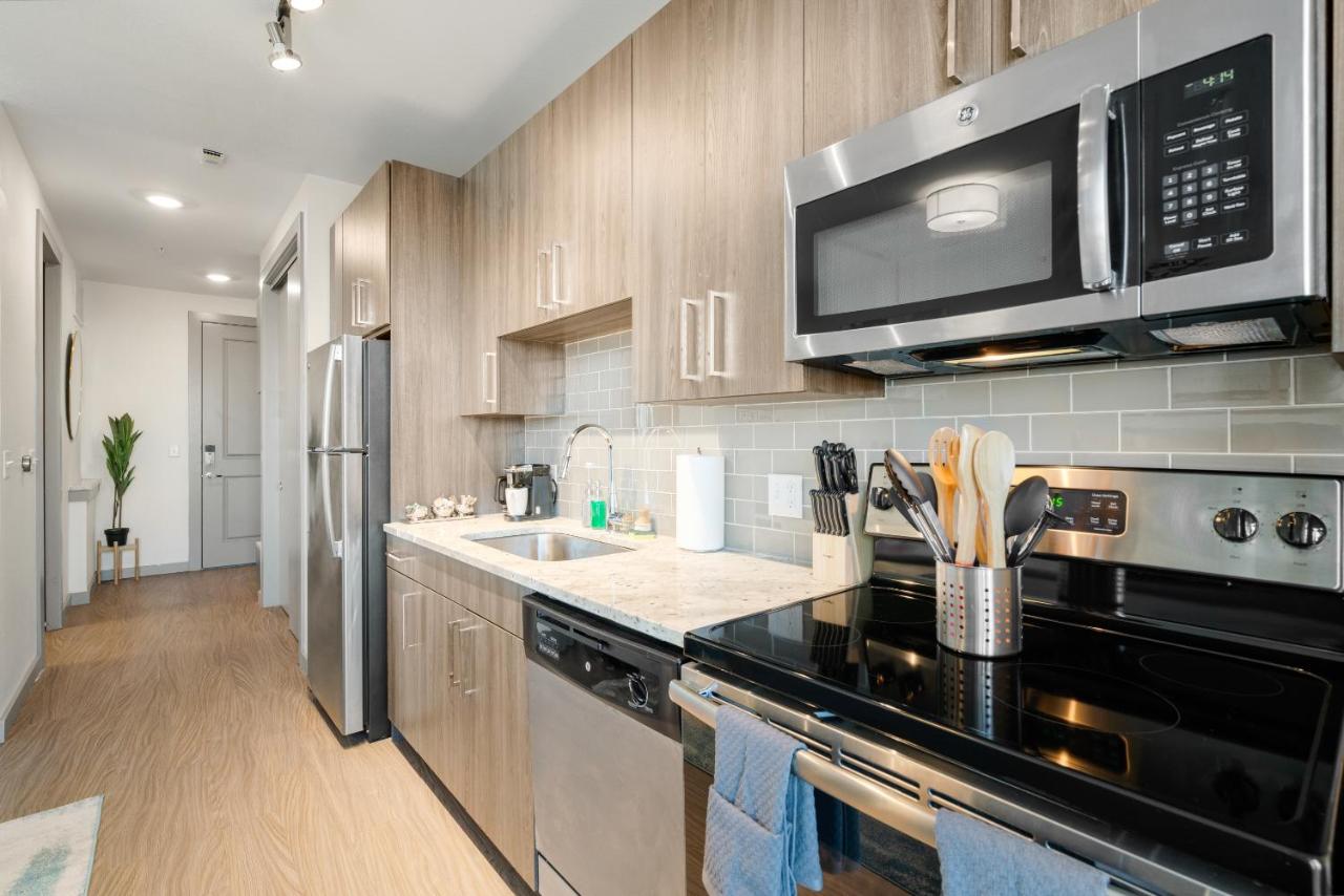 Studio Apartment (Self Check-in with Virtual Front Desk) at Kasa Arlington Dallas