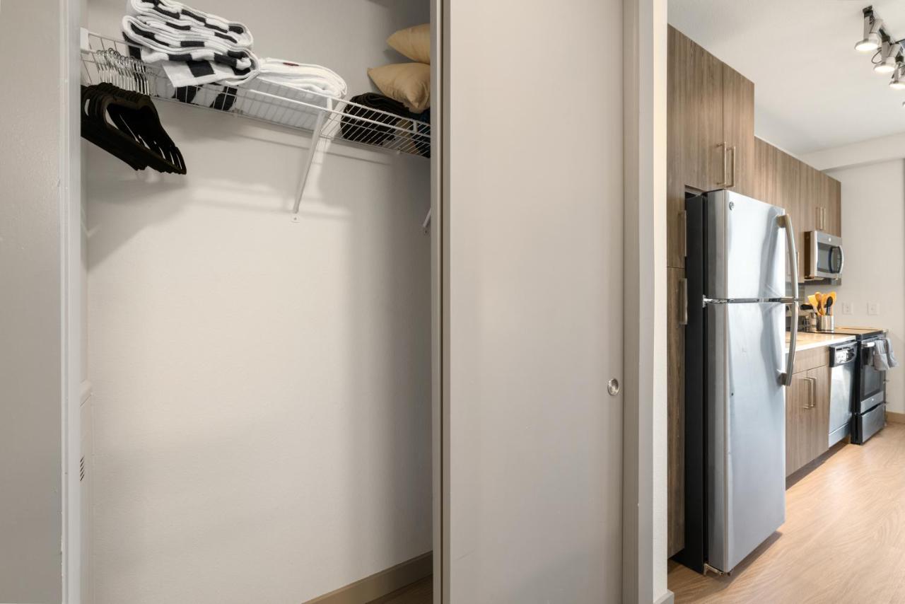 Studio Apartment (Self Check-in with Virtual Front Desk) at Kasa Arlington Dallas