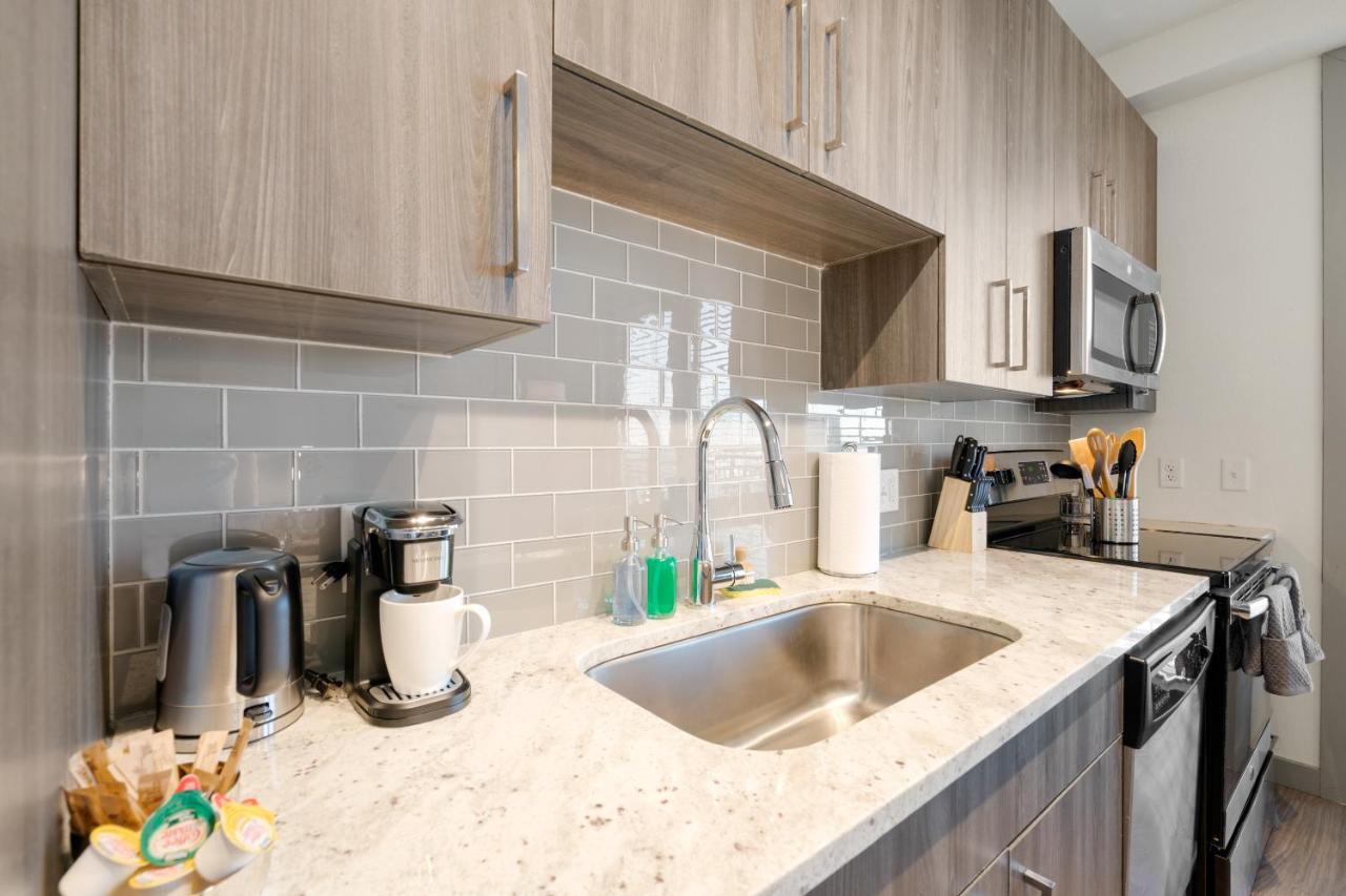 Studio Apartment (Self Check-in with Virtual Front Desk) at Kasa Arlington Dallas