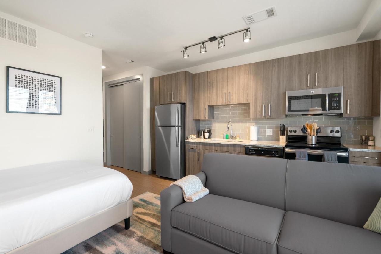 Studio Apartment (Self Check-in with Virtual Front Desk) at Kasa Arlington Dallas