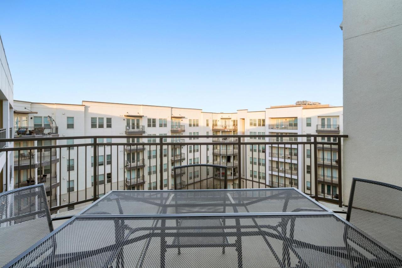 Two-Bedroom Apartment (Self Check-in with Virtual Front Desk) at Kasa Arlington Dallas