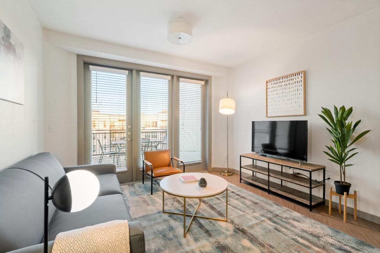 Two-Bedroom Apartment (Self Check-in with Virtual Front Desk) at Kasa Arlington Dallas