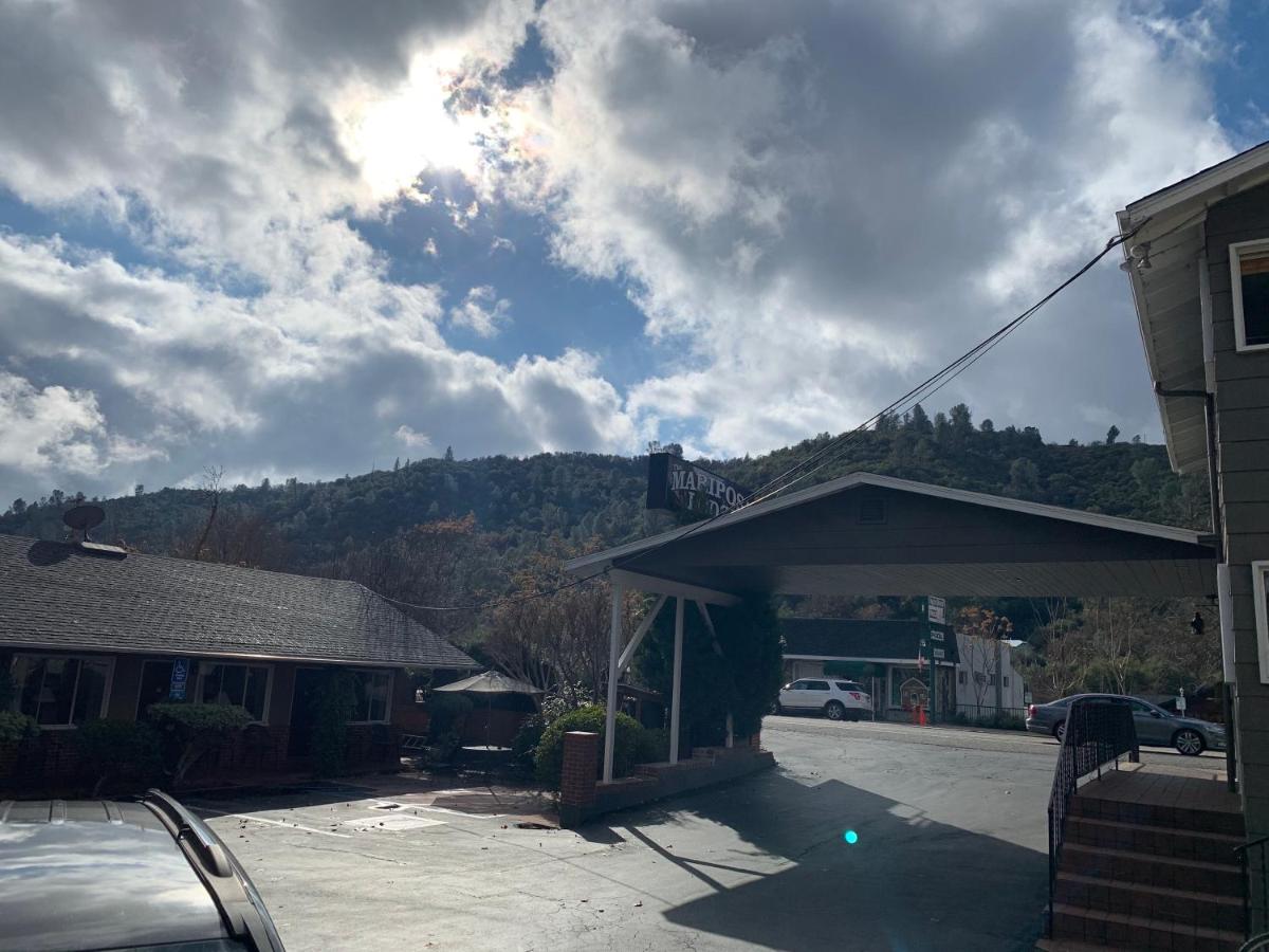 | Mariposa Lodge