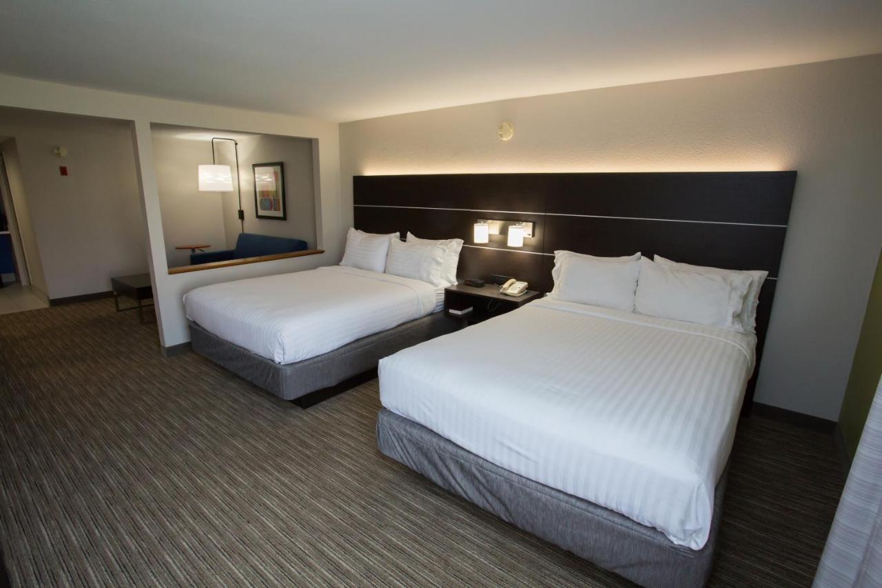 | Holiday Inn Express Wilmington, an IHG Hotel