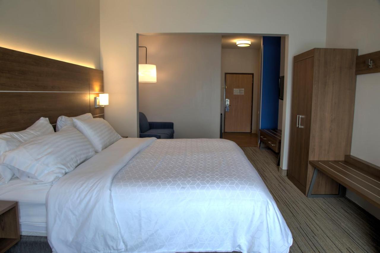 Executive King Room with Sofa Bed - Non-Smoking at Holiday Inn Express Rochelle, an IHG Hotel