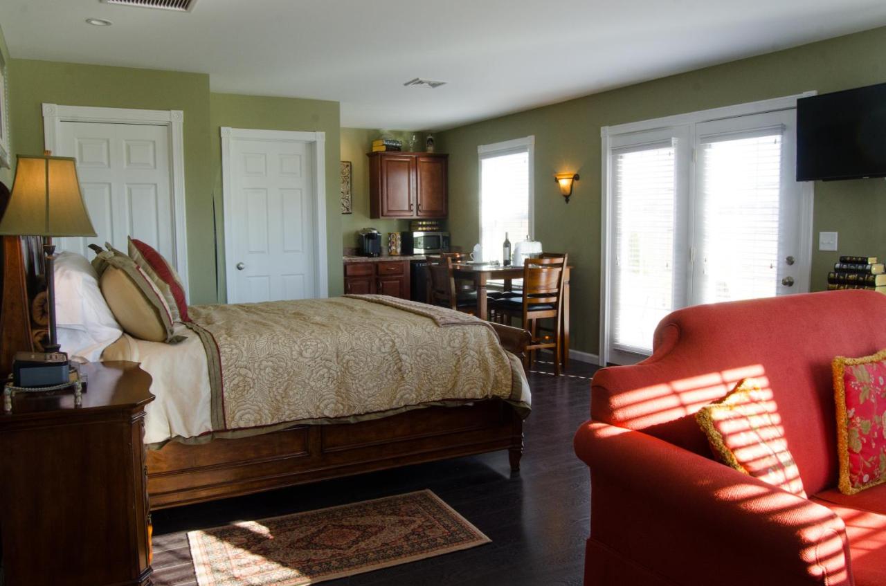 | Hertzog Homestead Bed & Breakfast