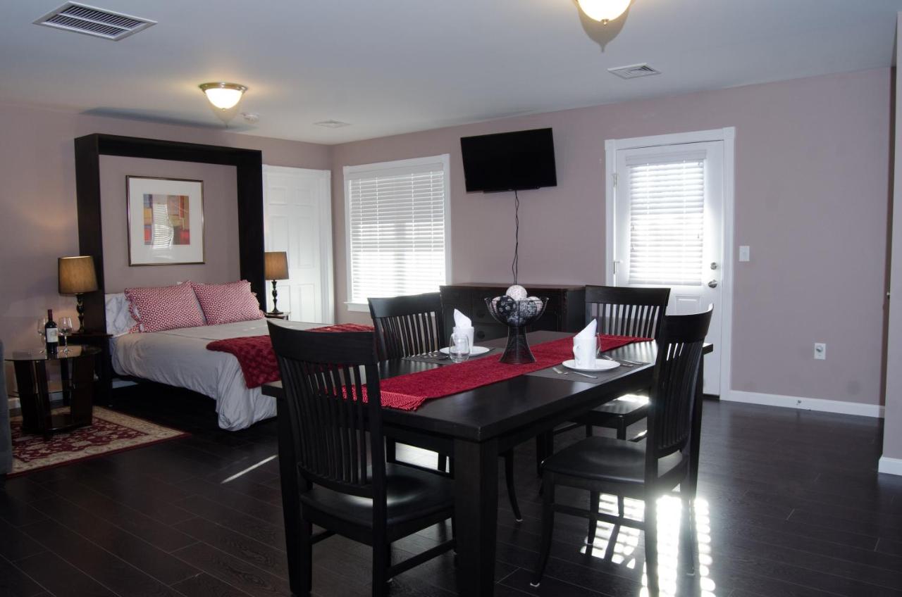| Hertzog Homestead Bed & Breakfast