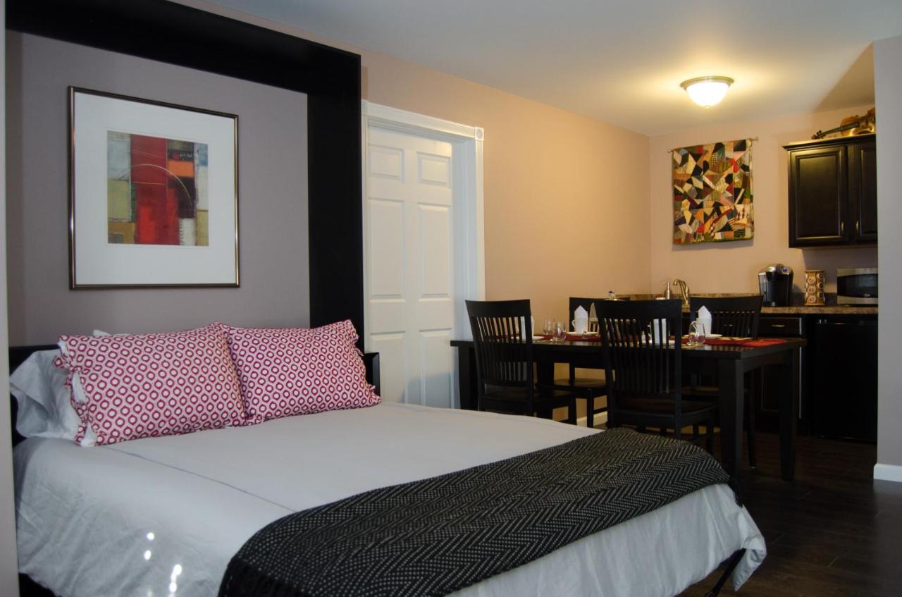 | Hertzog Homestead Bed & Breakfast