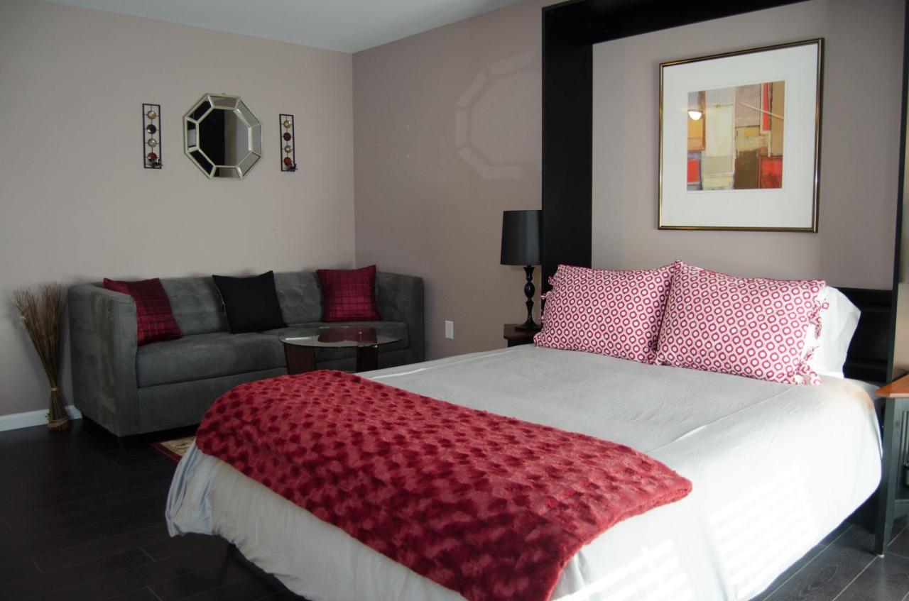 | Hertzog Homestead Bed & Breakfast