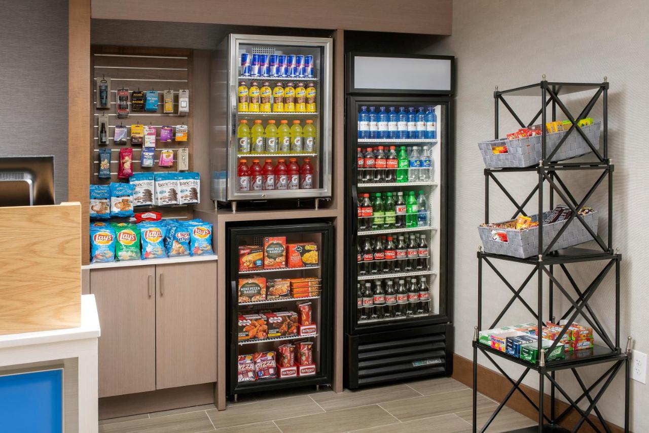 | Holiday Inn Express Hotel & Suites Annapolis, an IHG Hotel