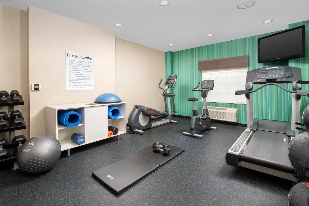 | Holiday Inn Express Hotel & Suites Annapolis, an IHG Hotel