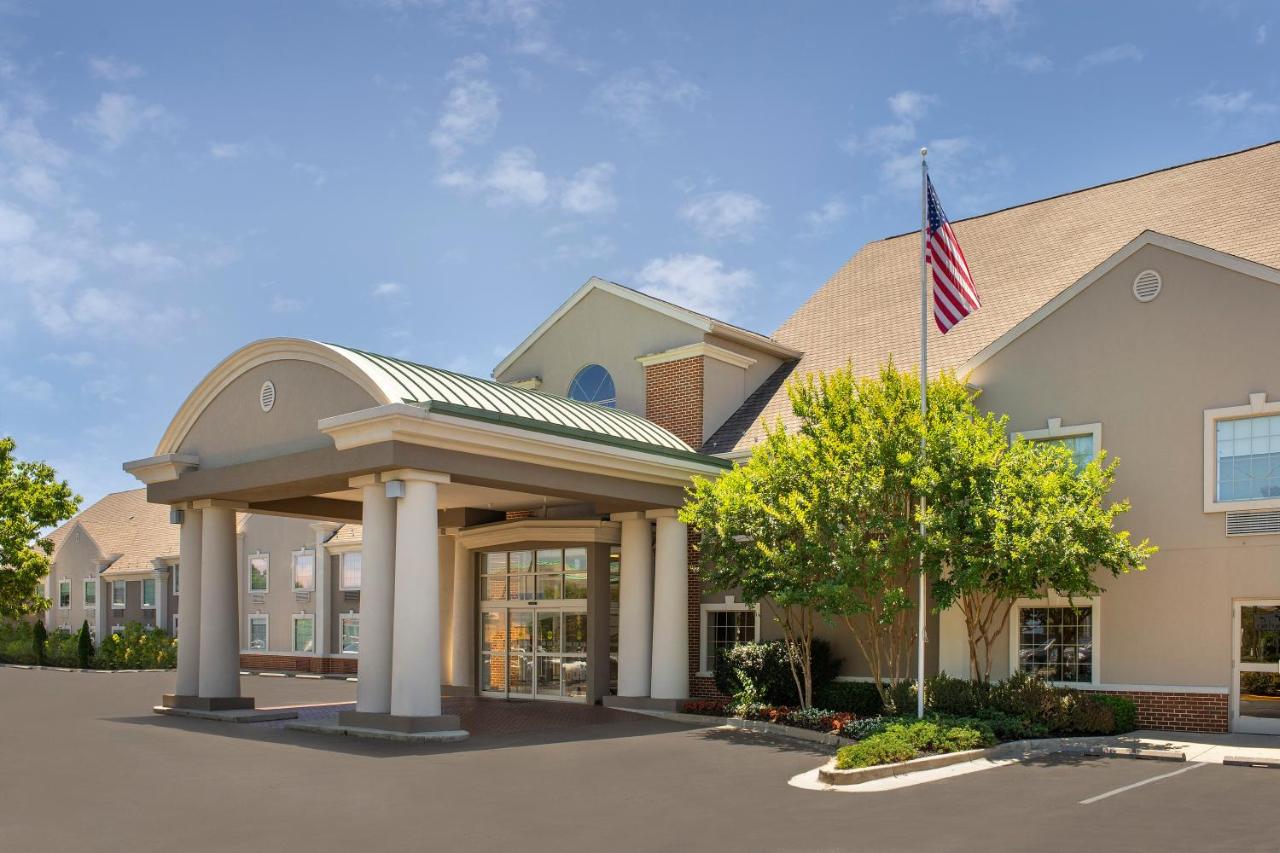 | Holiday Inn Express Hotel & Suites Annapolis, an IHG Hotel