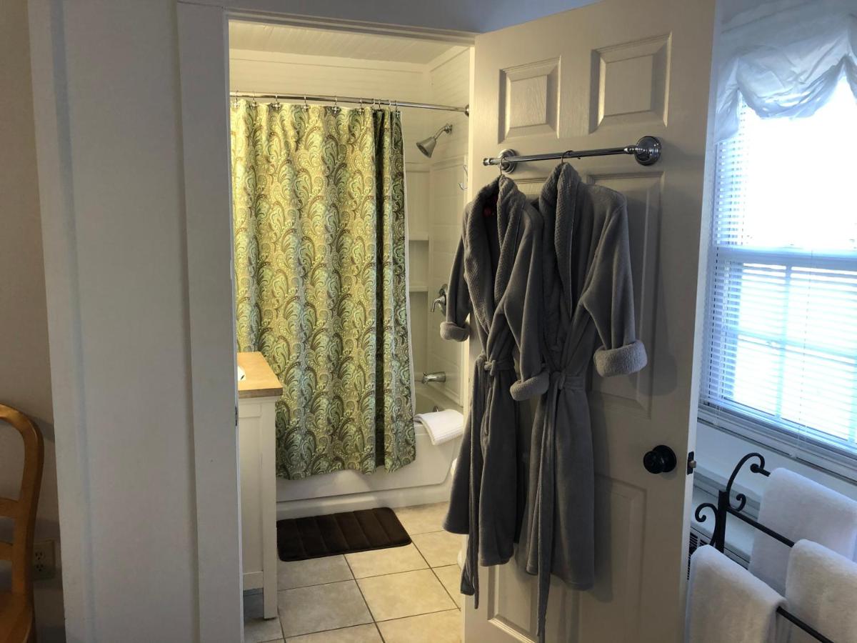 | Oakland Cottage Bed and Breakfast