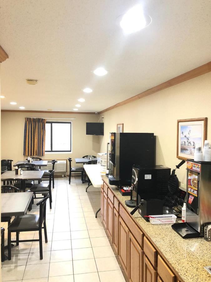  | Denison Inn & Suites