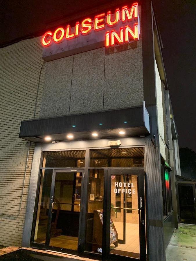 | Coliseum Inn & Suites - Garden City Long Island