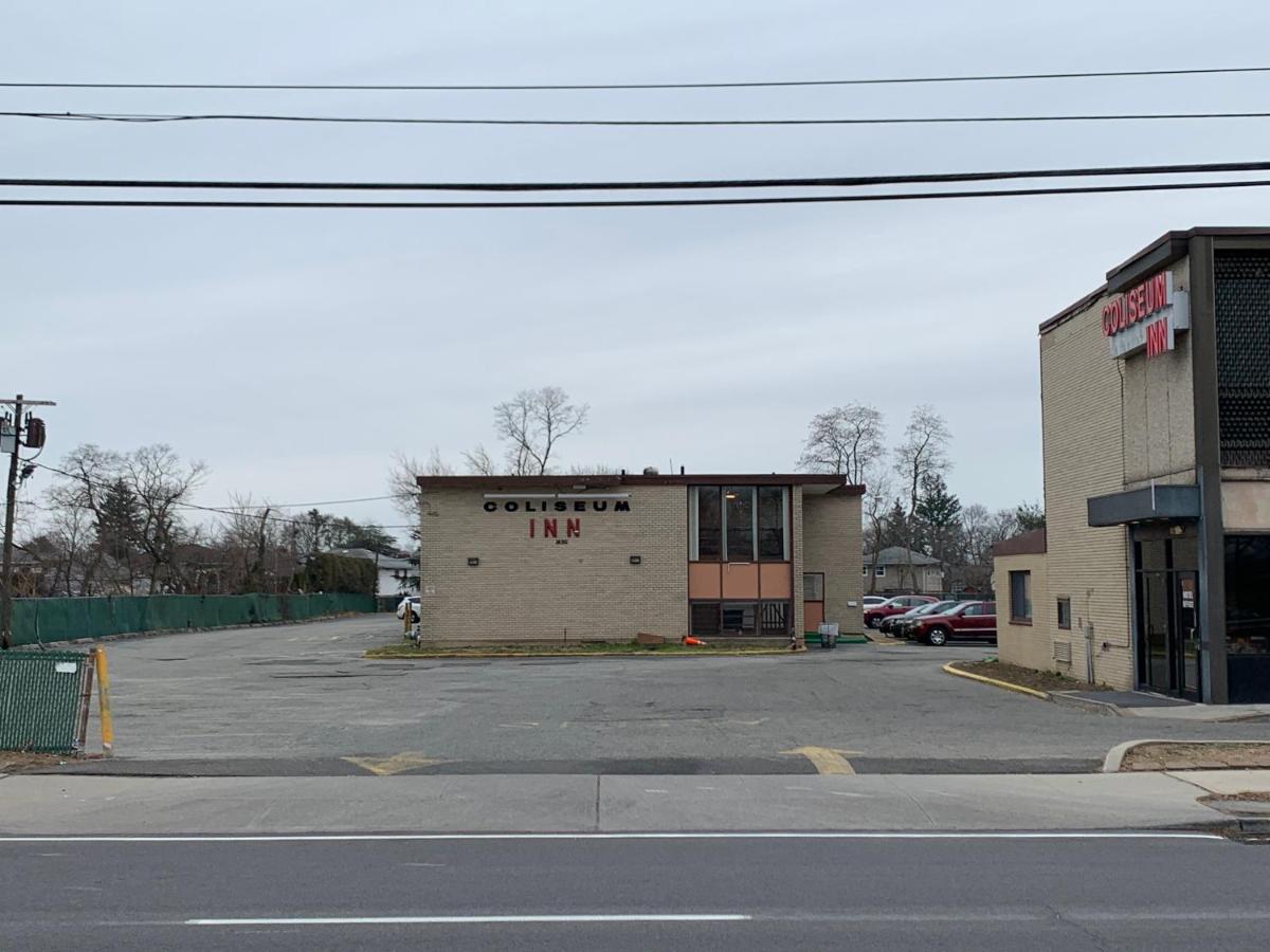 | Coliseum Inn & Suites - Garden City Long Island